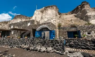 AKROTIRI APARTMENT SANTORINI | SERENITY BLUE CAVE HOUSE