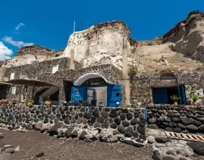 AKROTIRI APARTMENT SANTORINI | SERENITY BLUE CAVE HOUSE